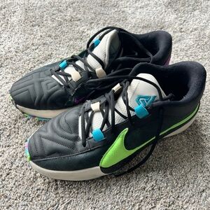 Giannis Freak 5 basketball shoes